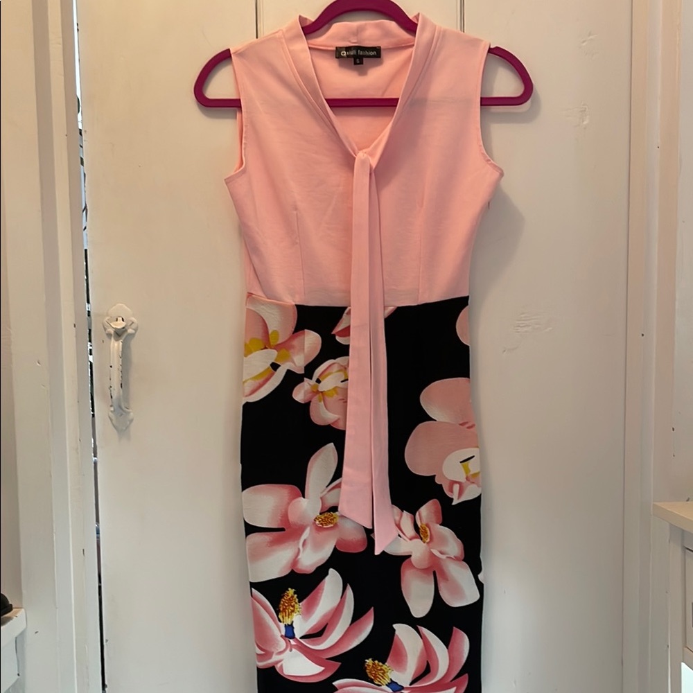 Chic Pink and Black Floral Dress